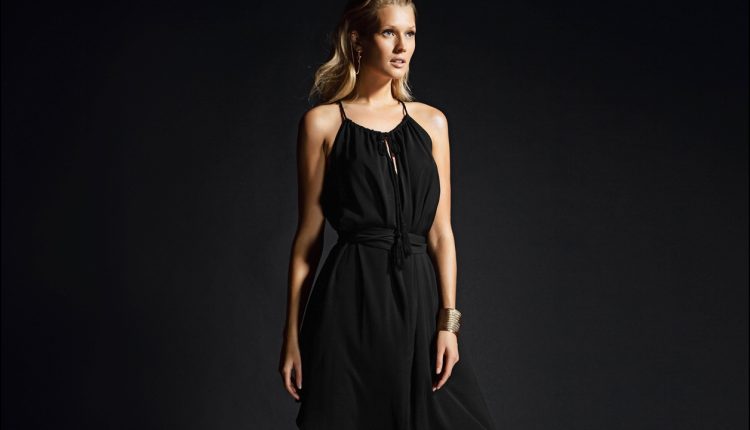 Siyah Dantelli Elbise Nasıl Kombinlenir18