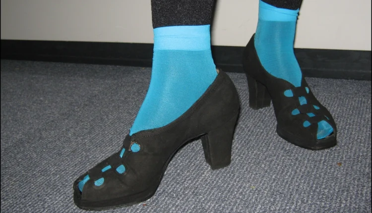 Siyah Opak Çorap Kombinleri17