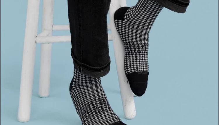 Siyah Opak Çorap Kombinleri9