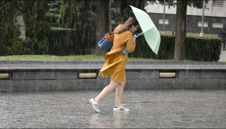 Yağmurlu Havada Elbise Giyilir mi14