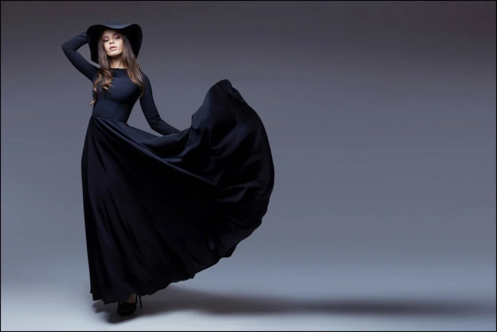 Siyah Kısa Elbiseler İçin 5 Farklı Kombin